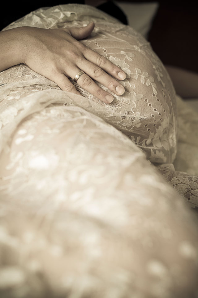 maria-embarazo-mantilla; pregnancy; shawl